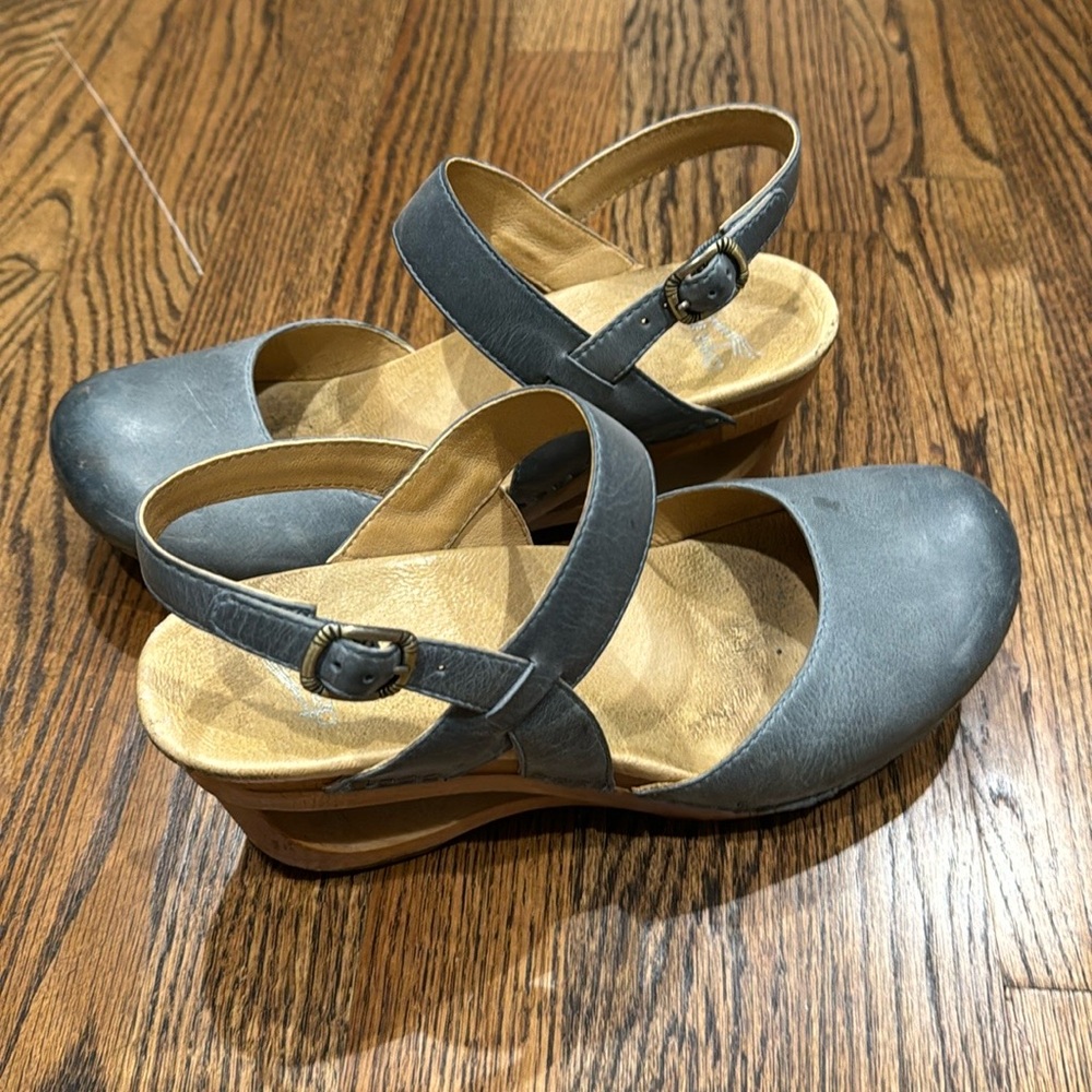 Dansko Mary Jane’s size 39 size 9